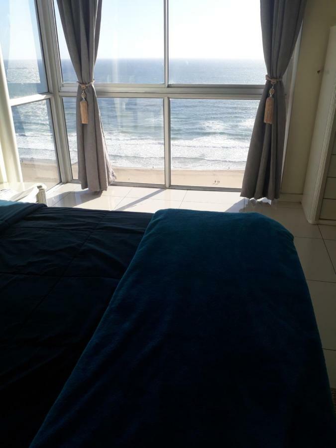 Into The Blue On The Beach Durban Exterior photo